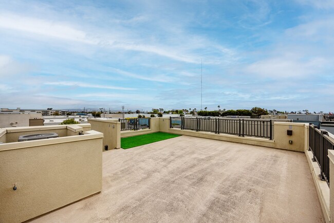 Building Photo - Lighthouse Community 4 Bedroom Home - Ocea...