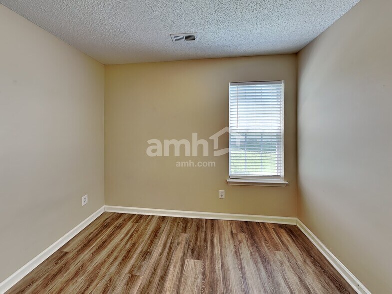 Building Photo - 4832 Asherton Pl NW