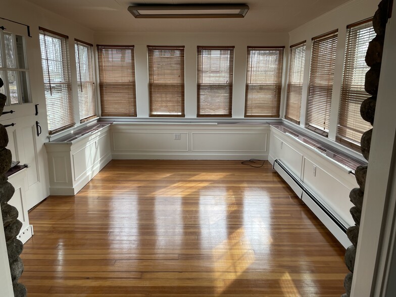 Sun Room 12x10 - 71 North Road