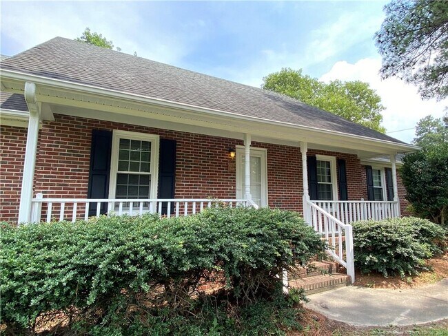 Building Photo - 21 Pineridge Dr
