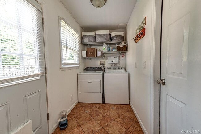 Building Photo - 414 2nd Ave W