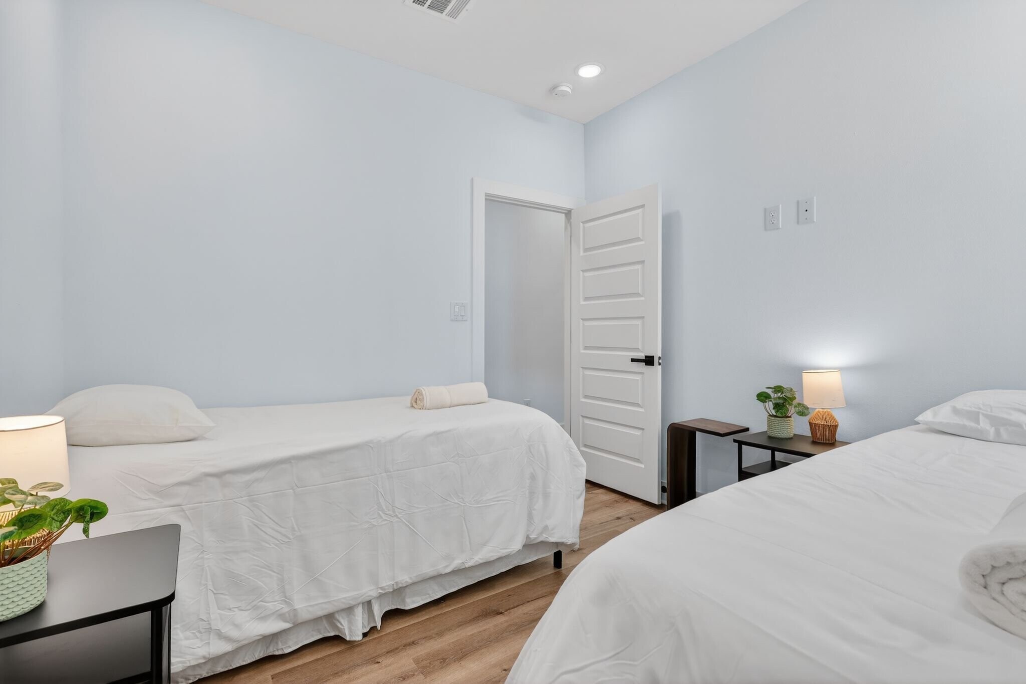 Building Photo - 4609 Bricker St