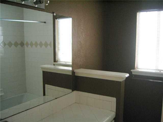 Building Photo - 6725 Paseo Redondo Ave