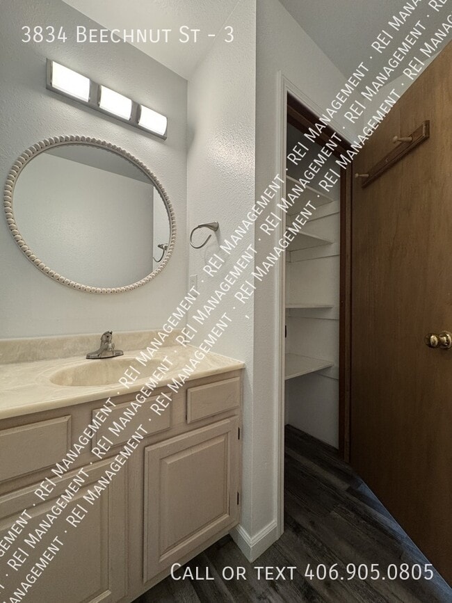 Building Photo - 3834 Beechnut St