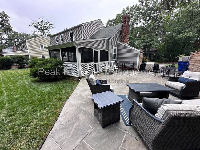 Building Photo - 1825 Red Queen Ct