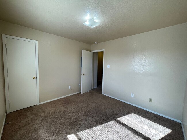Building Photo - 1108 Leslie Cir