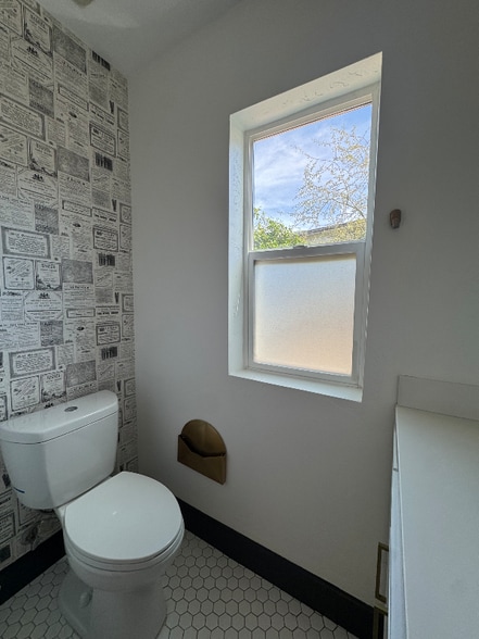 Building Photo - 1616 E Willetta St