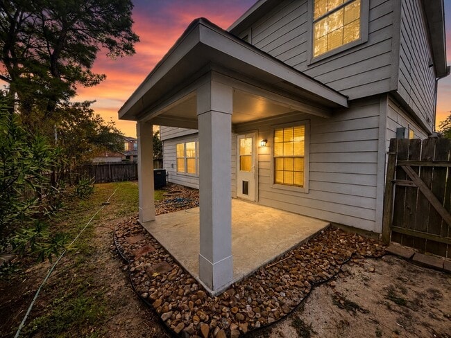 Building Photo - 3215 Legends Hill Ct