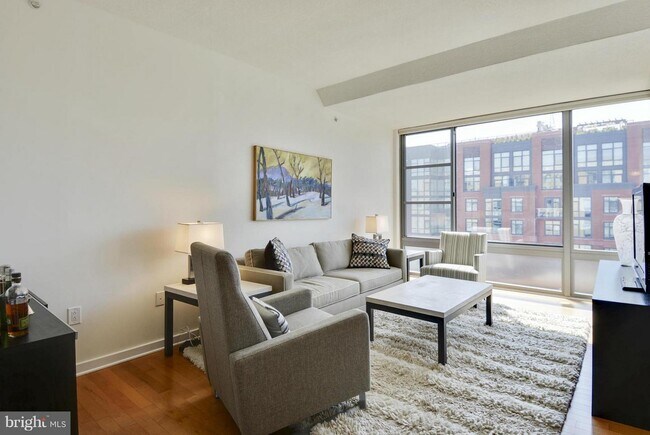 Building Photo - 475 K St NW