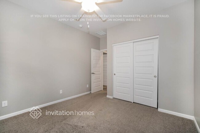 Building Photo - 18948 W Reade Ave