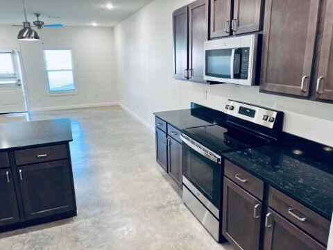 Building Photo - 111 Coon Trl