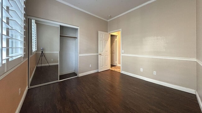 Building Photo - 1515 Shooting Star Dr