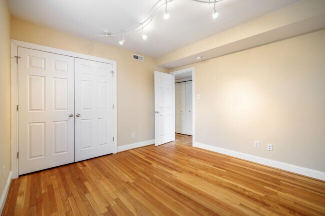 Building Photo - 2100 Grove Ave