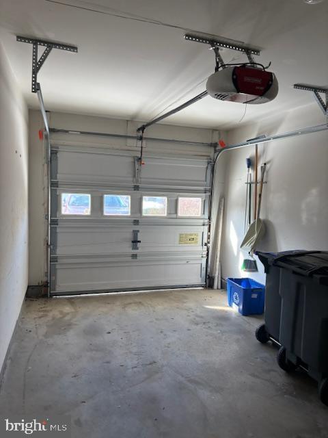 Building Photo - 12947 Taxi Dr