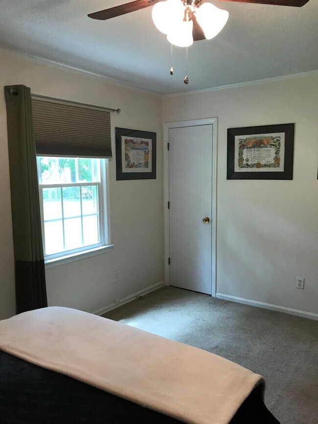 Building Photo - Affordable 3 Bedroom 1 Bathroom Home