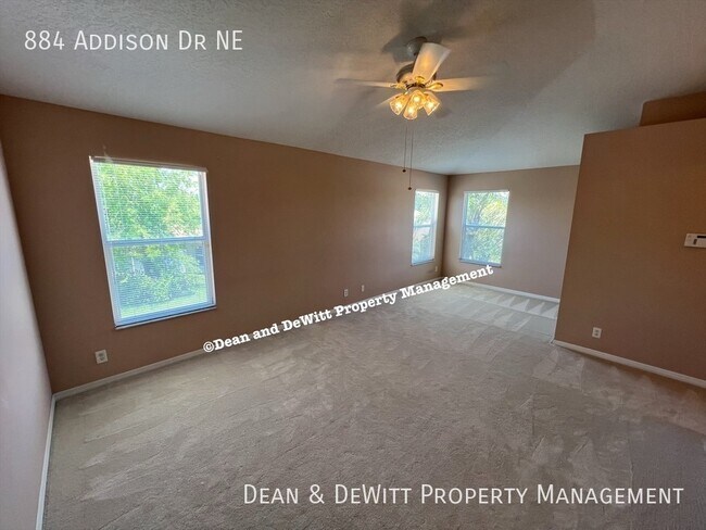Building Photo - 884 Addison Dr NE