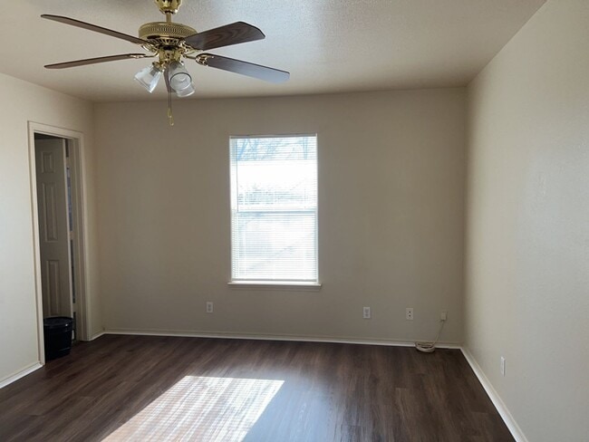 Building Photo - 3606 Warfield Dr