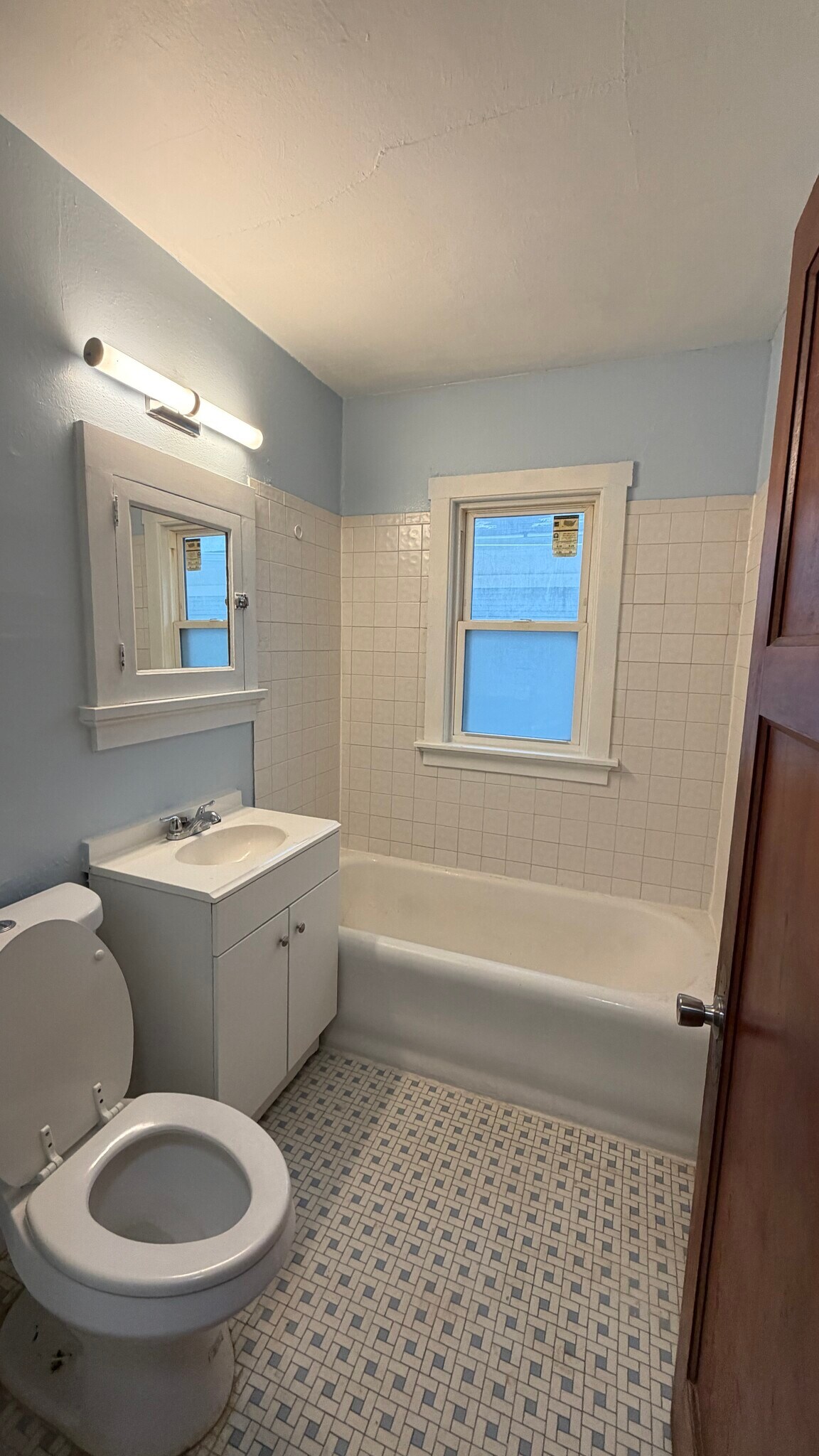 Building Photo - 2918 W Melvina St