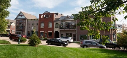 Building Photo - 1BR/1BA, Upscale Loft with accessible Rooftop Deck & Community Pool!