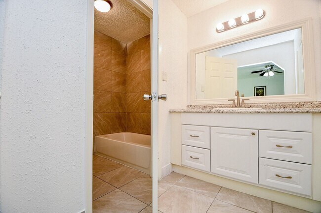 Building Photo - 7203 Santa Rita Dr