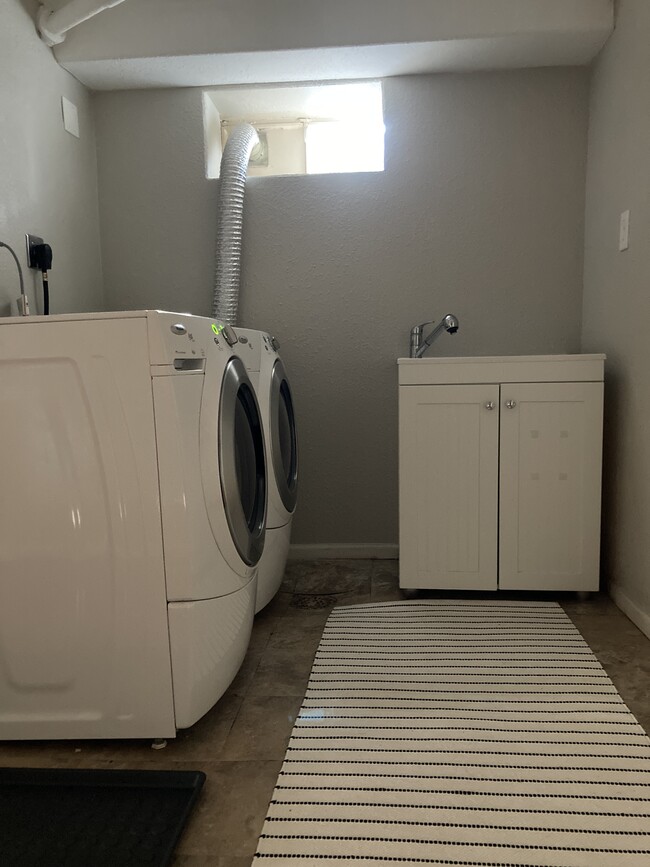 Laundry room - 2758 N Gaylord St