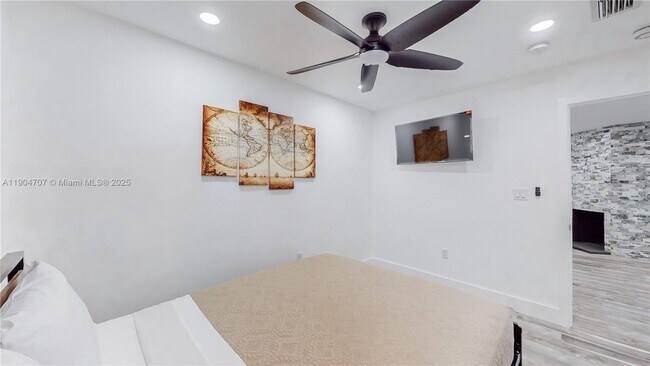 Building Photo - 2525 Garfield St