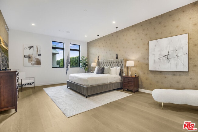 Building Photo - 10563 Ashton Ave