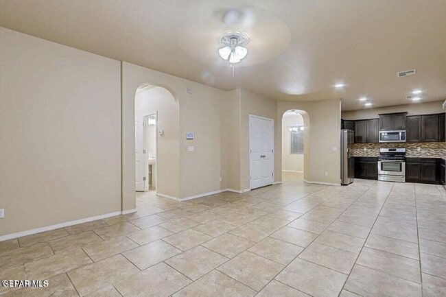 Building Photo - 12445 Chamberlain Dr