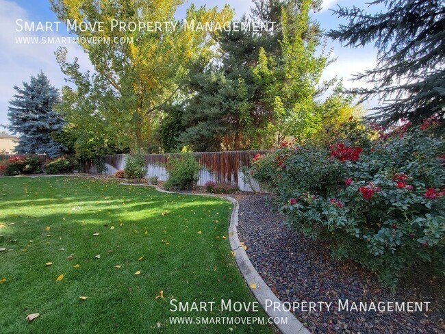 Building Photo - 1096 N Glenabby Pl