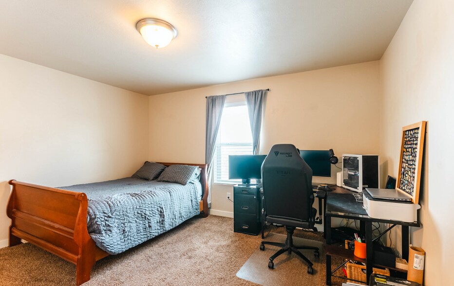 Building Photo - 14414 S Ferndale Way