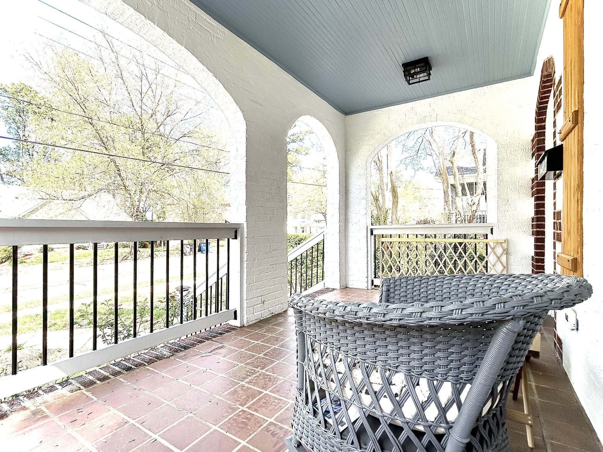 Building Photo - 2240 Queen St