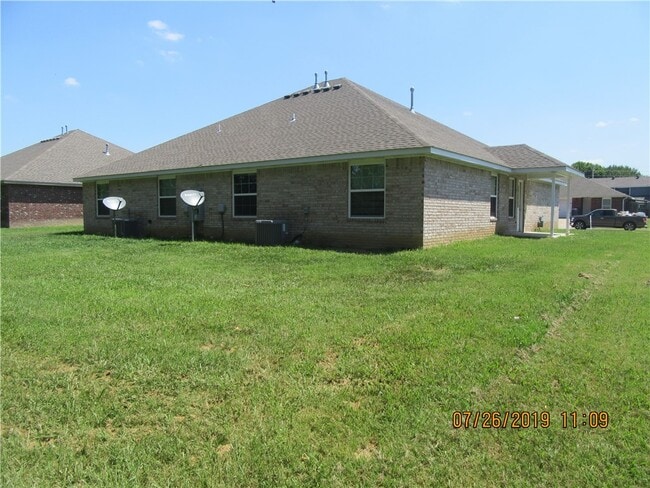 Building Photo - 1108 S Haden