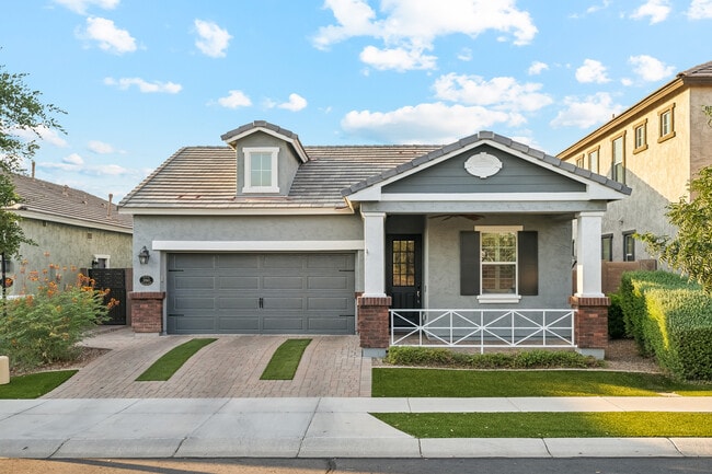 Building Photo - 10560 E Nichols Ave