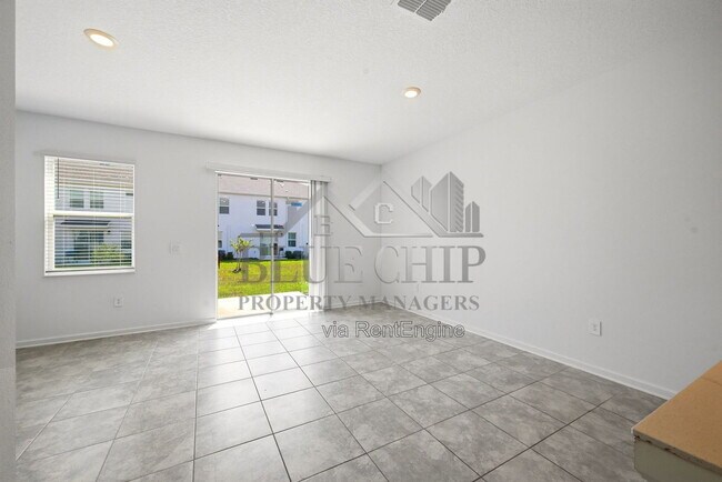 Building Photo - 2634 Runners Cir
