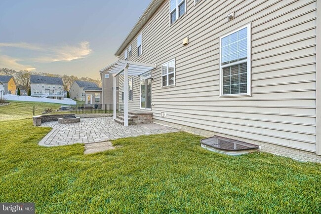 Building Photo - 601 Long Wall Dr