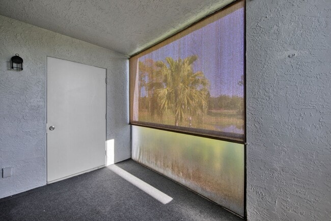 Building Photo - 1/1 in Fort Myers- Unfurnished Annual