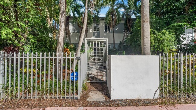 Building Photo - 645 Michigan Ave