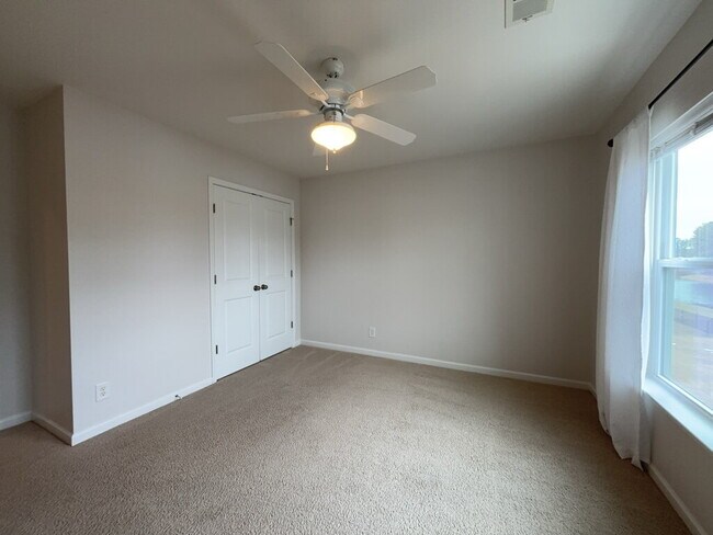 Building Photo - 292 Calm Water Way