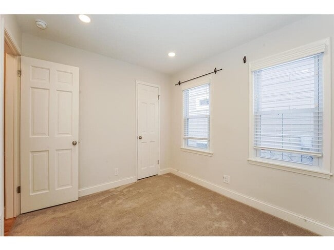 Building Photo - 5928 York Ave S