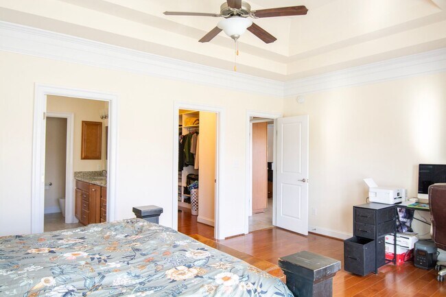 Building Photo - 6883 Birmingham Dr