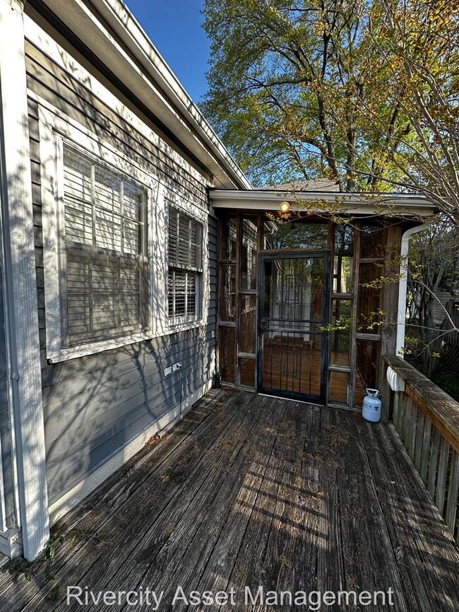 Building Photo - Located In Our Historical District!! A Must See!!!