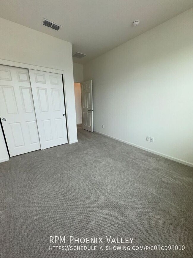 Building Photo - 383 N 157th Ln