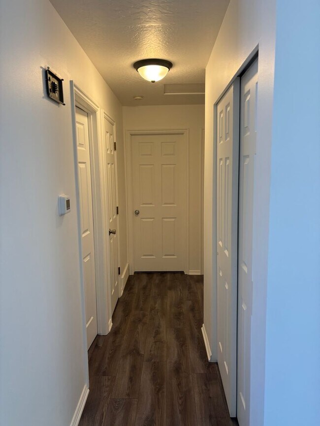 Building Photo - Gorgeous South Jordan Home!!!