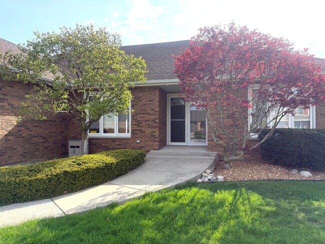 Building Photo - 16441 Paw Paw Ave
