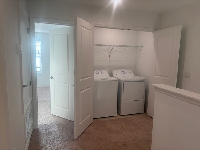 Building Photo - 2302 Alee Ln