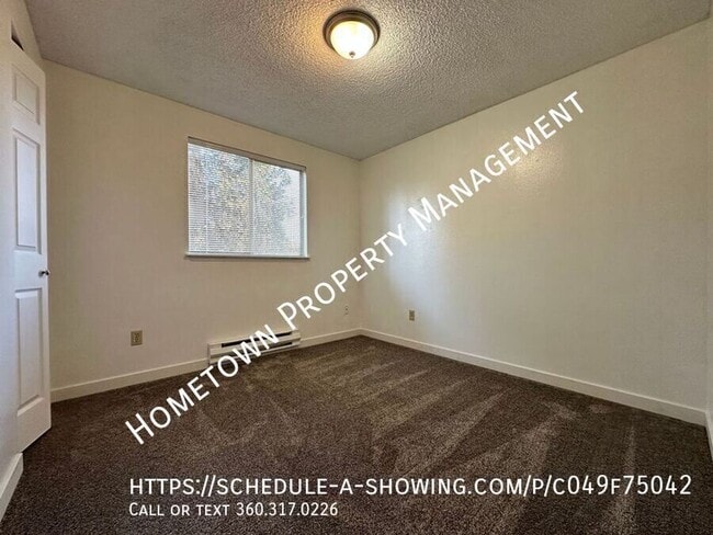 Building Photo - 1310 Goldenrod Dr SE