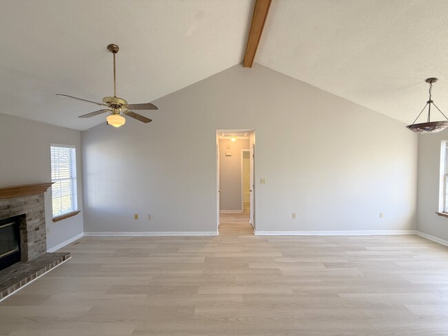 Building Photo - 13001 Virginia Ct