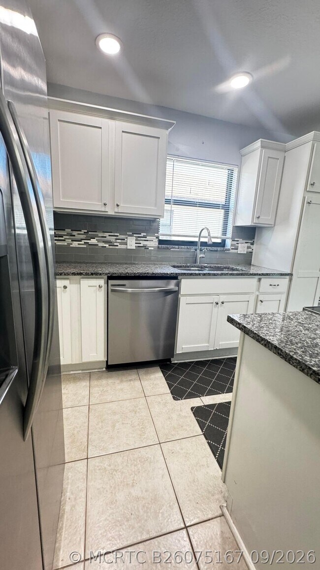 Building Photo - 20970 Concord Green Dr W