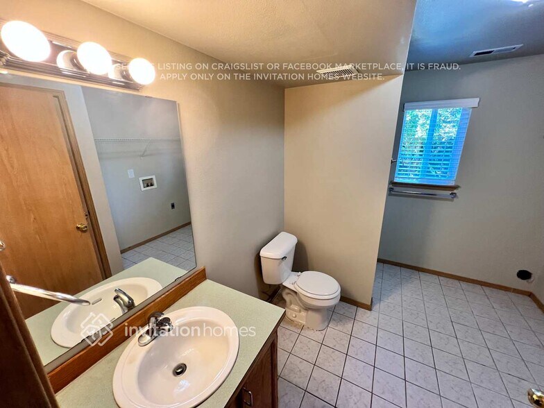 Building Photo - 6316 56th Dr NE