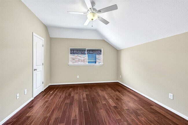 Building Photo - 21327 Pennshore Ln